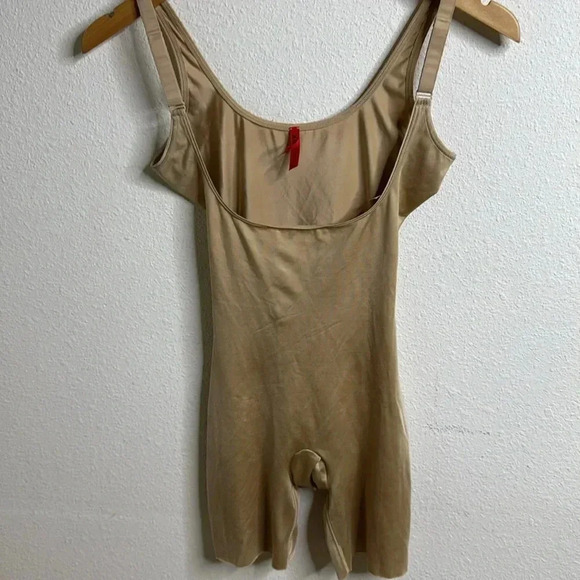 Spanx open bust mid thigh bodysuit size Small - Picture 3 of 6